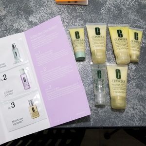 Clinique Dramatically Different lotions